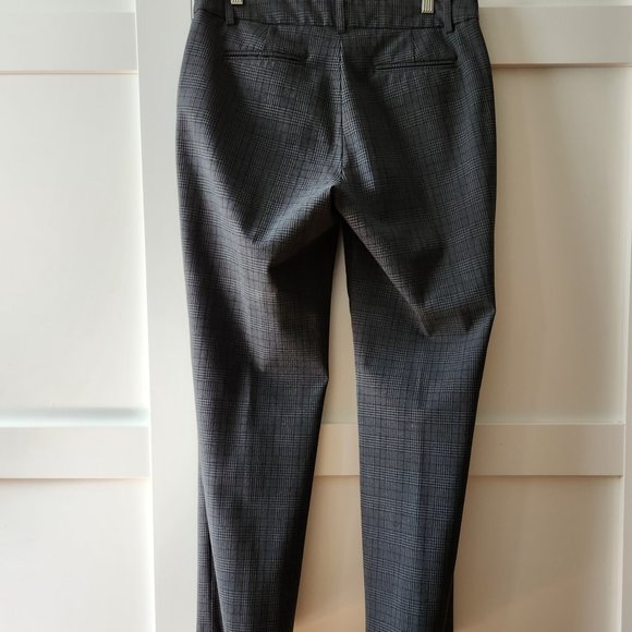 Hilary Radley grey and black plaid pants size 8. - Picture 2 of 4